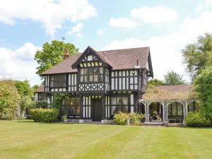 Image of 3 bedroom accommodation in Little Chart, near Ashford
