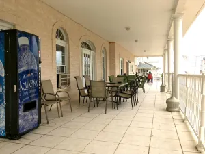 Image of Great Place right on the beach!!
