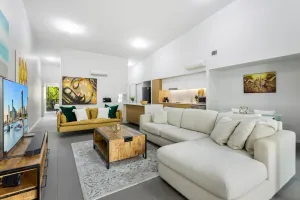 Image of Comfy 2-Bed with BBQ & Close to the Train Station