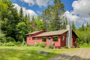 Image of Mountain-view home with wood stove, close to town & slopes - dogs welcome