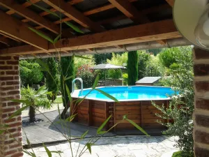 Image of Exceptional colonial-style living space with swimming pool and free parking.