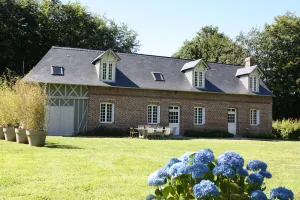 Image of Cottage 3km sea, 5 minutes Lac de Caniel, 1km golf