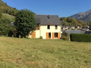 Image of Family house near Lake Genos