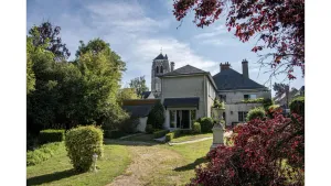 Image of Warm and quiet house in a wooded park