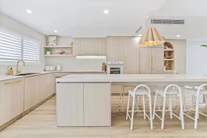 Image of Cosy on Noosa Parade, Noosa Heads