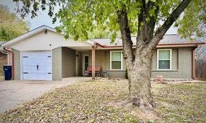 Image of Cute cottage just off I40, Kilpatrick Turnpike and near Crest