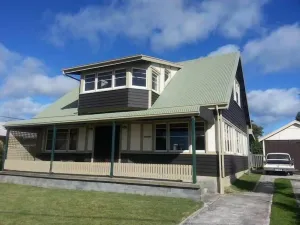 Image of Beachside - Beauty Point. \nUnique Spacious Waterfront Pet-friendly