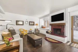 Image of RMR: Hawthorne 214 Condo in The Aspens\/Wilson,WY