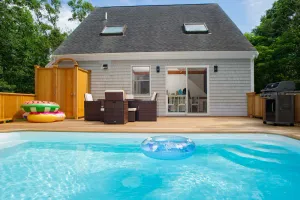 Image of Charming 4B island getaway with revitalized pool area, beach decor, pet-friendly