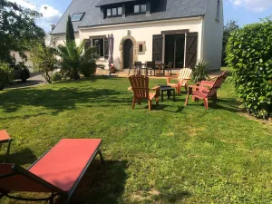 Image of Villa with large enclosed garden 150m from the beach.