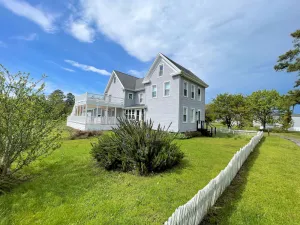 Image of Vanity Fair - 4BR\/2.5B HUGE DECKS,LINENS AND TOWELS