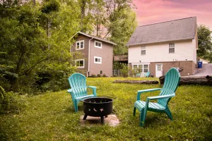 Image of Mins to Asheville. Studio w\/Fire pit. Pet Friendly, Washer and Dryer