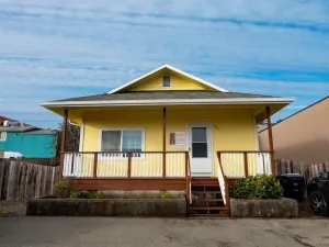 Image of Captivating Sunlight Cottage