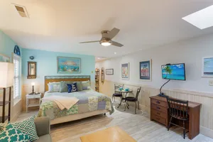 Image of High Life on IOP, 1 blk to beach, Onsite Pool