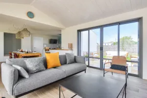 Image of maison neuve- 6 adultes & 4 enfants - 350m plage