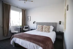 Image of Fillmore Lodge: Cozy 1-Queen Room at a BEST Price