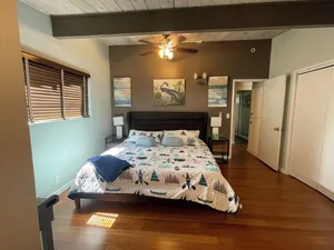 Image of Fisherman’s house on Clear Lake in Lakeport, pet friendly