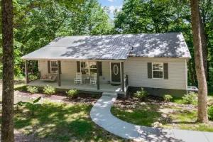 Image of Cozy House in the Woods - 25 min from downtown