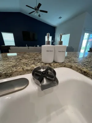 Image of Charming 3 bedroom + game room in SW Bakersfield