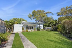 Image of Enjoy the convenience of being just a stone’s throw away from the foreshore