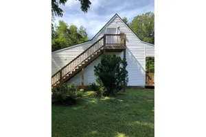 Image of Oak Grove B&B Treehouse Queen Bed 2 Porches-Pet Friendly