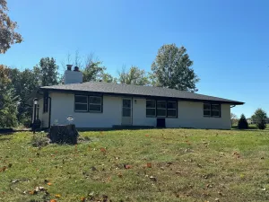 Image of Farmhouse located close to I-70 and minutes from MU campus
