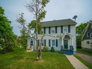Image of Yogi's I love Lucy-themed 4-bed Home with A\/C, Chautauqua Lake, Jamestown NY