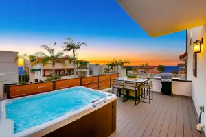 Image of Ocean-view condo with private hot tub - walk to beach - snowbird-friendly