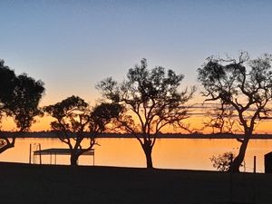 Image of \"Sunset Dreamz\" Lake front accommodation with 180 degree Lake Bonney views