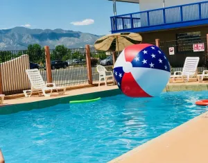 Image of Motel 6-Canon City, CO 719-458-1216