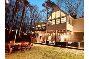 Image of Cozy and charming private home on an acre lot