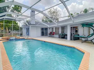 Image of 3BR Luxury Pool Home. Heated Pool. Pool Table