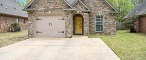 Image of Comfortable two-bedroom conveniently located near attractions.