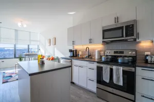 Image of Cozy 1-Bedroom w\/FREE Parking\/RooftopPool\/Doggy Park