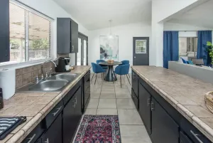 Image of Fresno House| 3 Bed\/2 Bath | Large Backyard | 1\/2 mile to 41 hwy!