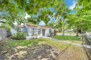 Image of Bright Airy Home Beach & Atlantic Ave + Golf Cart!