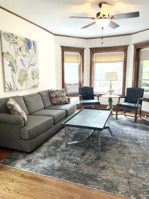 Image of Clean and Comfy Updated Apt in Convenient Location