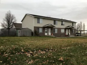 Image of Great PRIVATE Family HOME! Big 3 Bed 3 Bath Private Yard