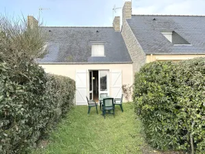 Image of Cozy Beachside House for 4 with Full Amenities & Parking
