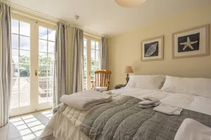 Image of Pigsty Cottage - Luxurious apartment within orangery