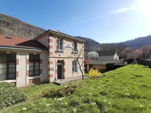 Image of Cozy Riverside Cottage for 6 with Parking in Saint-Julien-des-Chazes