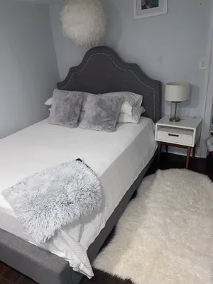 Image of Beautiful private studio. private entrance and parking thank you, place to work,