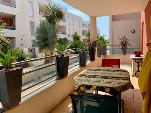Image of Splendide T3 avec Terrasse et Box Privé à 2 Pas de l'Étang de Thau - FR-1-604-41