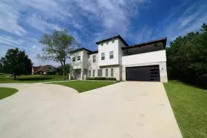 Image of Central Modern Home in DFW • Fort Worth Arlington
