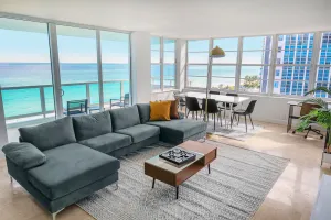 Image of 2bd Oceanfront Master Ste OceanView w\/balcony, Pool, nearby dining, beach access