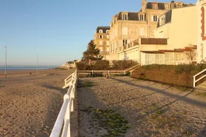 Image of Cosy apartment with direct beach access