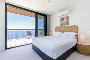 Image of Lavish Coastal 2-Bed with Stunning Ocean Views