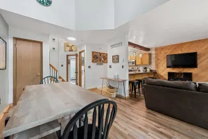 Image of Townhome 2 bedroom, 2 1\/2 bath sleeps 6, resort amenities and walkable to slopes