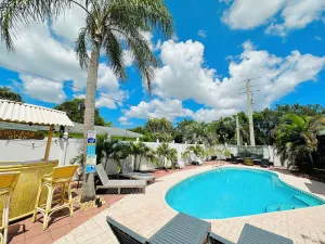 Image of Tropical Vacation POOL Home in Melbourne, 7 mins to Beach