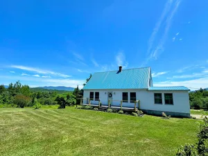 Image of 64J Stunning views, close to attractions! 20 min to Bretton Woods. Pool & gym passes!